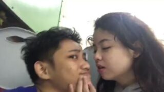 Bakas sa Mukha ni Angela Ang Sarap na Tinatamasa